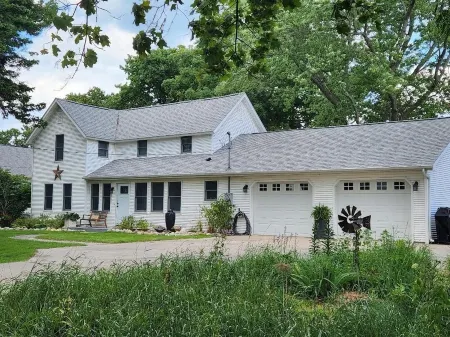 Spacious coastal farmhouse with modern ammenities on beautiful Lake Huron!