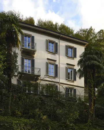 Villa EGO Lake Como Отели в г. Торно