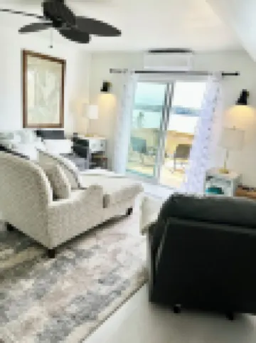 Sunset by the Bay retreat close to downtown