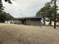 Lake Front House with Private Dock and boat rental available!  Lake Eufala