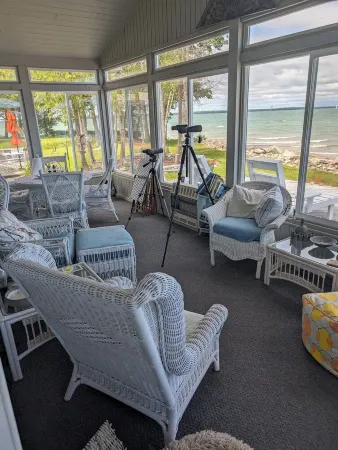 Charming cottage with amazing views St Mary's River in De TourVillage