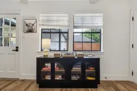 Cozy Luxe Home -Next to UTD + Near Downtown Dallas