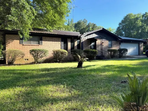 The Fountain Collective Charming 3-bedroom house with AC, WiFi in Center Hotels in Center