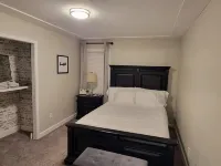 Charming 3-bedroom house with AC, WiFi in fabulous Mobile