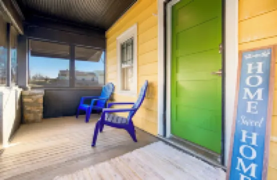 Charming newly Renovated, Pet friendly, Wi-Fi, close to Union Station/Plaza area