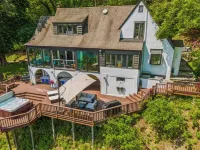 Charming 4-bedroom country house 40 minutes from NYC