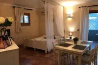 Smeralda Village by Sardegna Smeralda Suite - Studio Apartment فنادق في Porto Rotondo