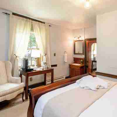 The Crossroads Inn Rooms