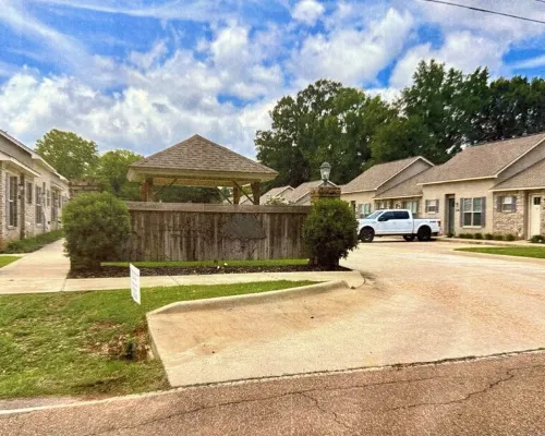 Enchanting Townhome in Ruston near LaTech ラストンのホテル