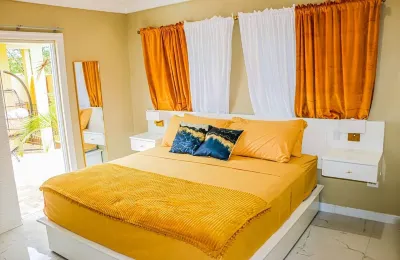 Cozy Luxury Hideaway With Free Wifi,Parking,Swimming Pool&Jacuzzi Near Negril 1b Hotels in 