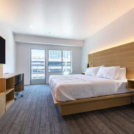 Hotel Mai Downtown Long Beach