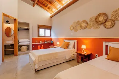 YELLOW HOUSE - (House for up to 8 people فنادق في 