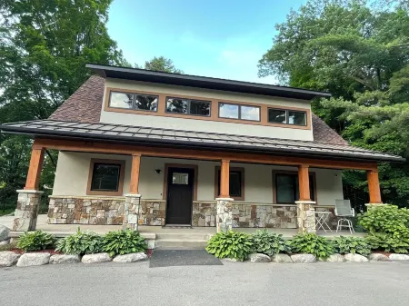 New Listing Gull Lake East Side 2bed/1bath guesthouse in charming Nisswa