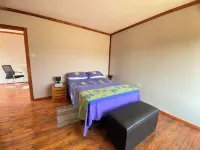 Cozy wooden cabin overlooking the foot of the Tswapong Hills in Palapye. Hotels in Palapye