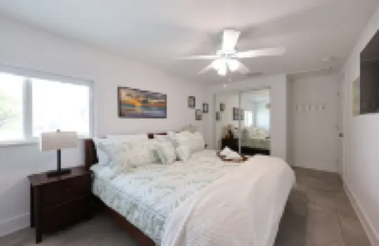 Havana Nights Honeymoon: King Bed, Sofabed, Patio & Wi-Fi – Book Your Escape! 麥格雷戈酒店