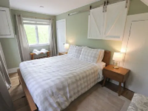 Lake Access + Kayaks + Arcade + Bike Path + Deck Hotels in Wolfeboro