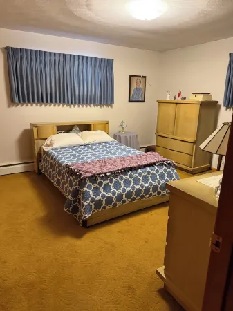 3 BR house in Punxsutawney. 1 mile from Gobblers knob,one mile from downtown