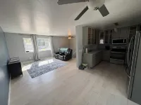 4 bedroom home close to camplex, airport and shopping