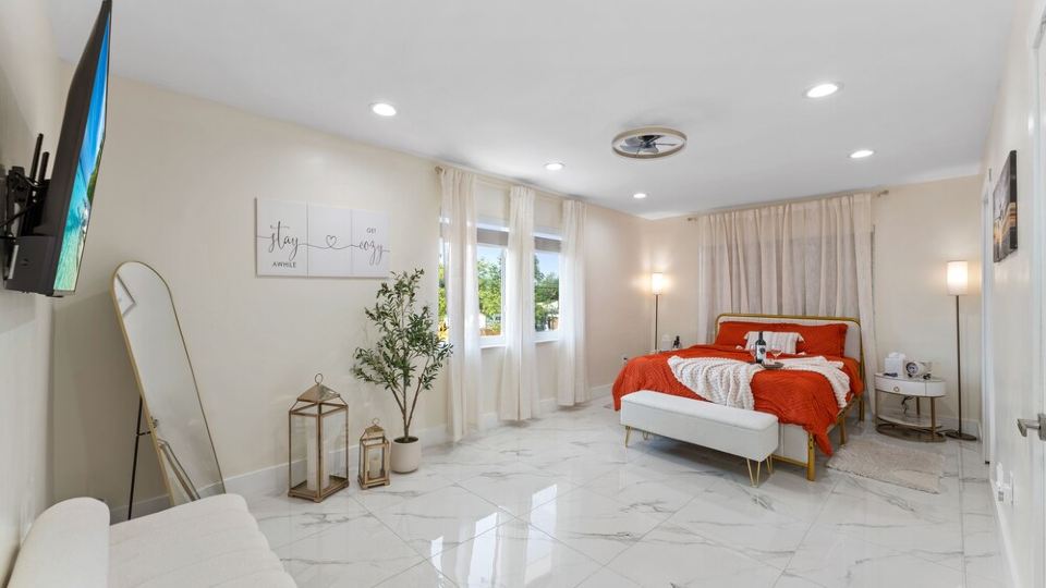 Cozy, Centric, Private & Spacious 1/1 Guest House w/ AC & WiFi in Miami Springs