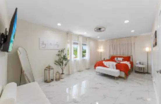 Cozy, Centric, Private & Spacious 1/1 Guest House w/ AC & WiFi in Miami Springs