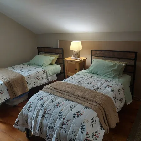 2-bedroom house - bring the pets! Отели в г. Нью Камберленд