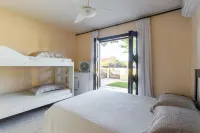 House with pool Guaratuba-Barra do Saí - 100 m from the beach