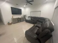 Charming 3-bedroom house with an outdoor Oasis