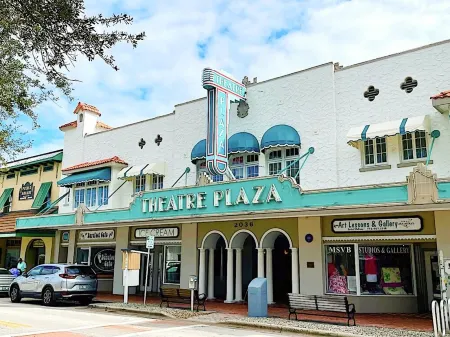 3-Bedroom Dog Lovers' Retreat in Charming Vero Beach