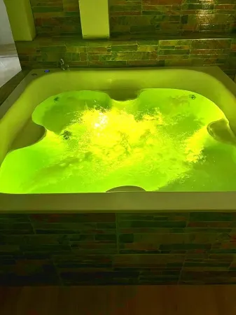 Beautiful 3-bedroom apartment in enjoyable Banos with Jacuzzi