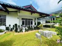 Villa PGV Lotus 2 by puncak govillas Hotel di Kadudampit