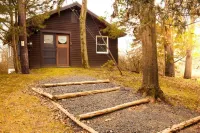 Charming 1-bedroom cottage with WiFi and AC in Saugerties