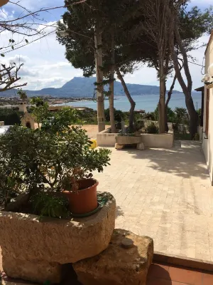 Between sea and nature, in an open-air museum Hotels in der Nähe von grotto