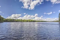 Mins to Woodruff Lakes: Pet-Friendly Cabin! - WiFi