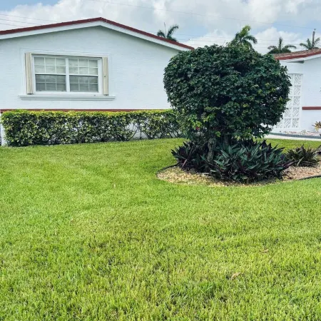 Epic! 3 Miles~Hard Rock Stadium. King Bed-Grill-Free Parking. Midpoint Location!