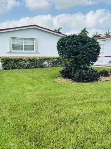 Epic! 3 Miles~Hard Rock Stadium. King Bed-Grill-Free Parking. Midpoint Location!