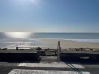 Just 50m from the sea, this pretty, comfortable villa is ideal for family vacations. Hotels in Hauteville-sur-Mer