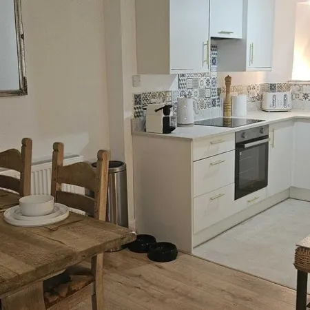 Modern, pet-friendly studio, close to Scotlands best golf courses!