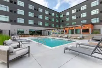 Cambria Hotel Austin Airport - Pools