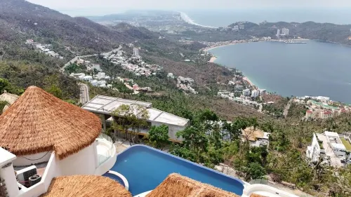 Villa Maui: Luxury Getaway with Infinity Pool and Spectacular Views 19persons