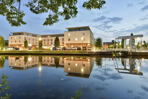 Best Western Plus Hotel Papenburg فنادق في Bunde