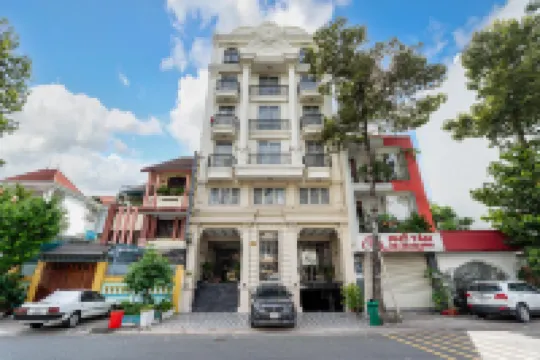 FELIZ Hotel - Executive Stay ク チ地下道周辺のホテル