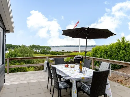 "Gyda" - 350m from the sea Отели в г. Обенро