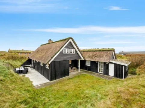 "Christensen" - 100m from the Sea