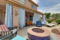 Maricopa Desert Oasis: Fenced Yard w/ Hot Tub Hotel di Maricopa