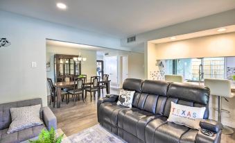 Movie Room + Poolside Oasis: Richardson Home!