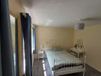 3 Bed House - Sleeps 5 - Pets - Parking Hotels in Uttoxeter