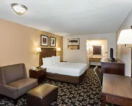 MorningGlory Inn & Suites