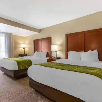 Comfort Inn & Suites Phoenix North - Deer Valley Hotels near Deer Valley