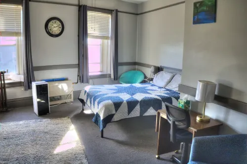 Studio w/Full Kitchen, Near MTU, Houghton, Keweenaw, Dining & on the Trail