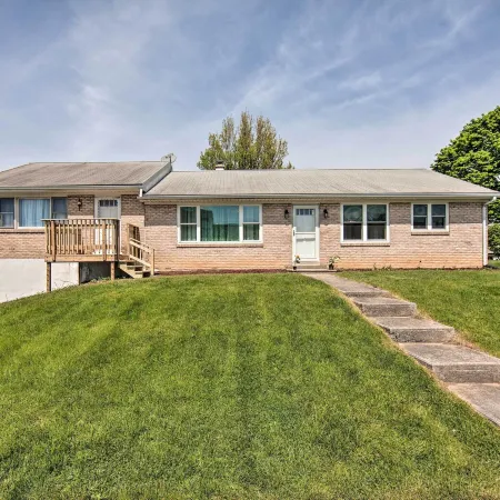 1 Mi to Hersheypark: Family Home w/ Game Room!